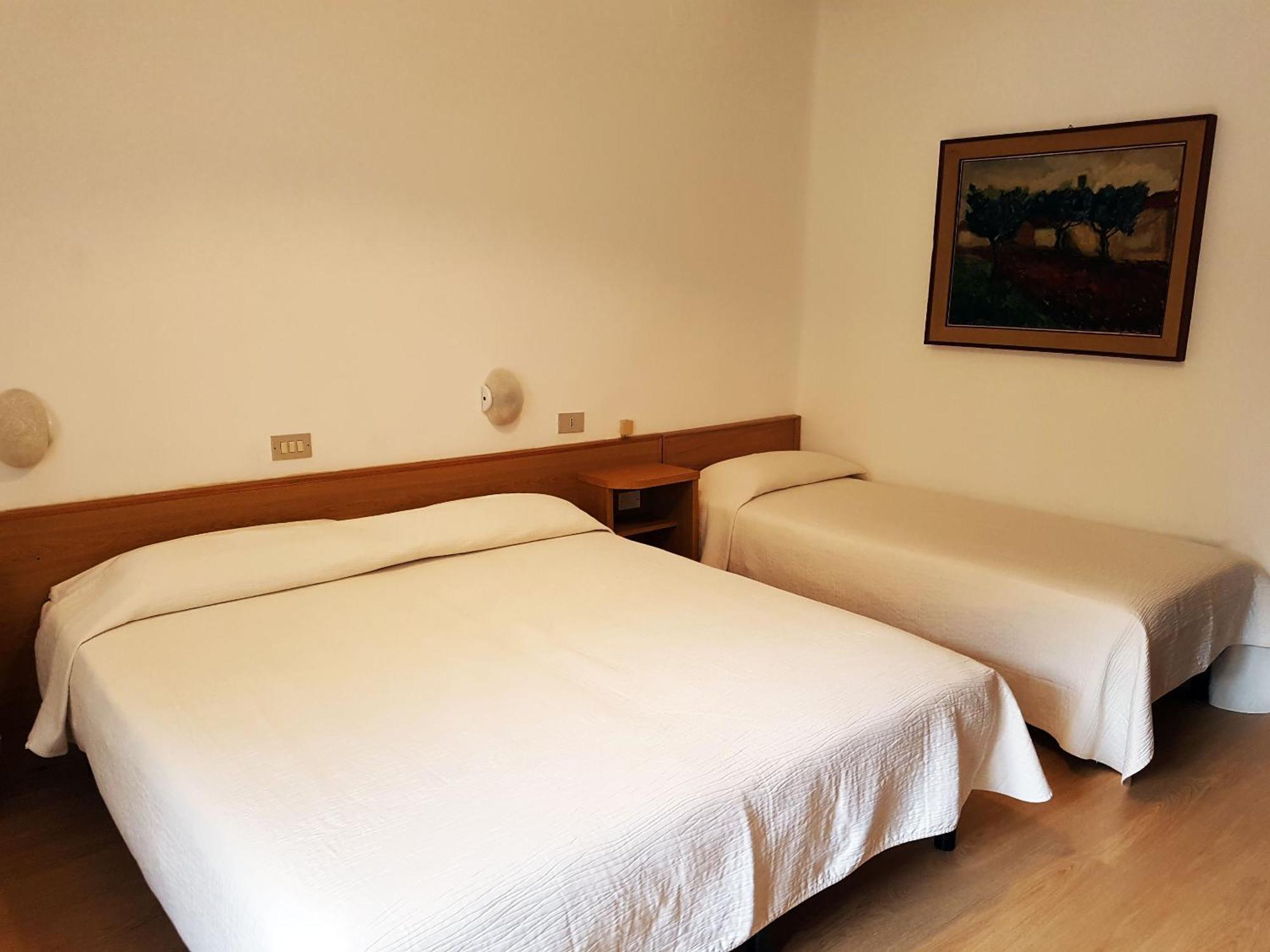 Albergo Miralaghi Padergnone Quarto foto