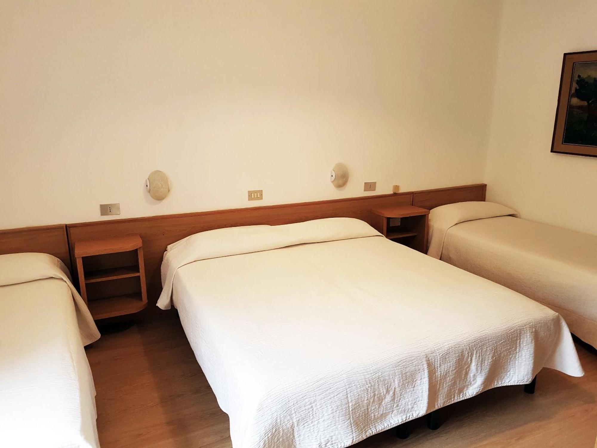Albergo Miralaghi Padergnone Quarto foto