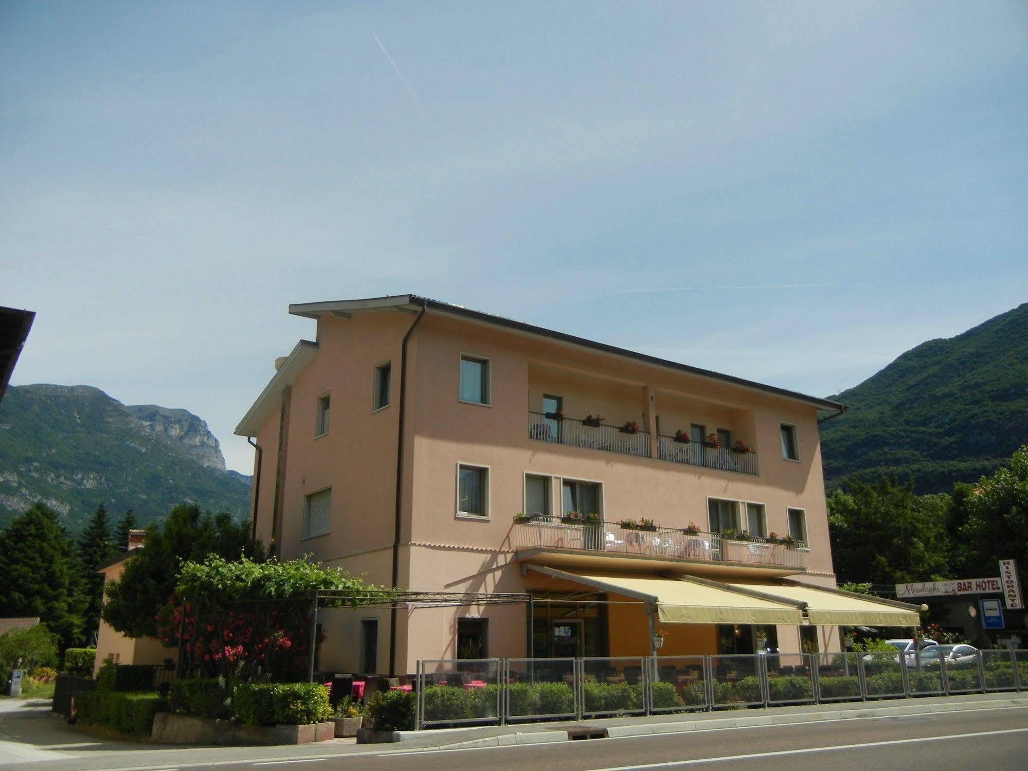 Albergo Miralaghi Padergnone Exterior foto